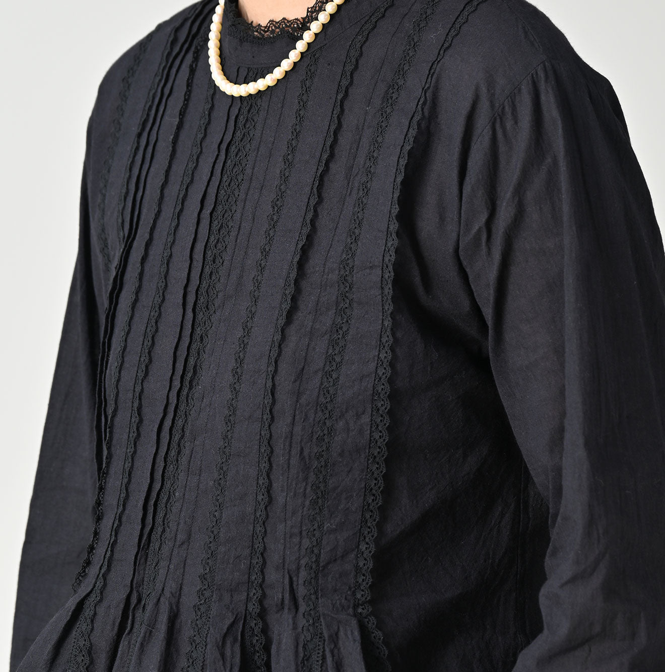 45R Khadi Tuck Lace Blouse
