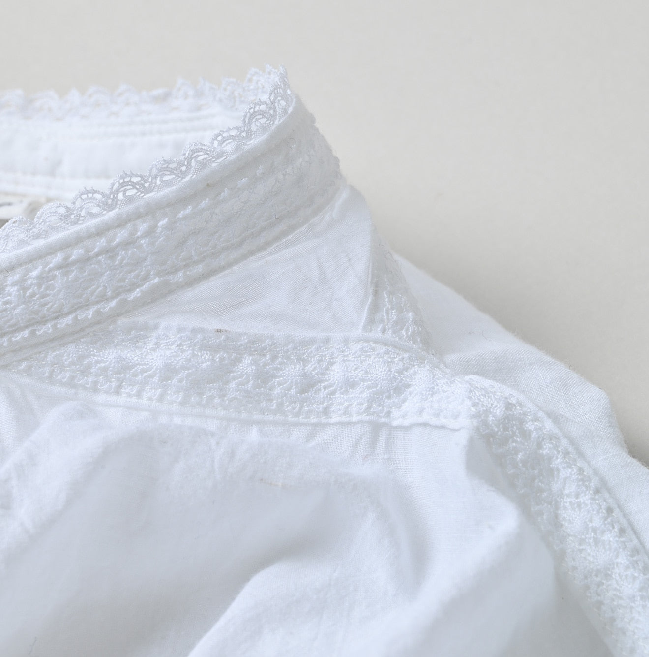 45R Khadi Lace Tuck Smocking Blouse