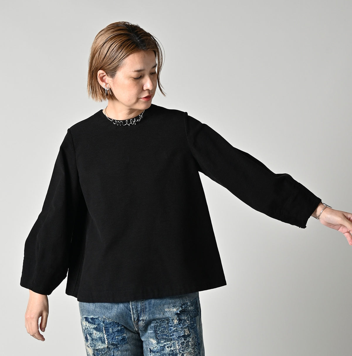 45R Mole Serge Stretch Puff Sleeve Blouse