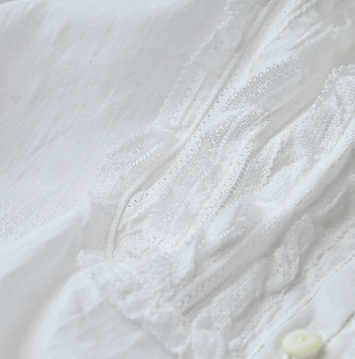 45R Khadi Stand Collar Lace Square Blouse
