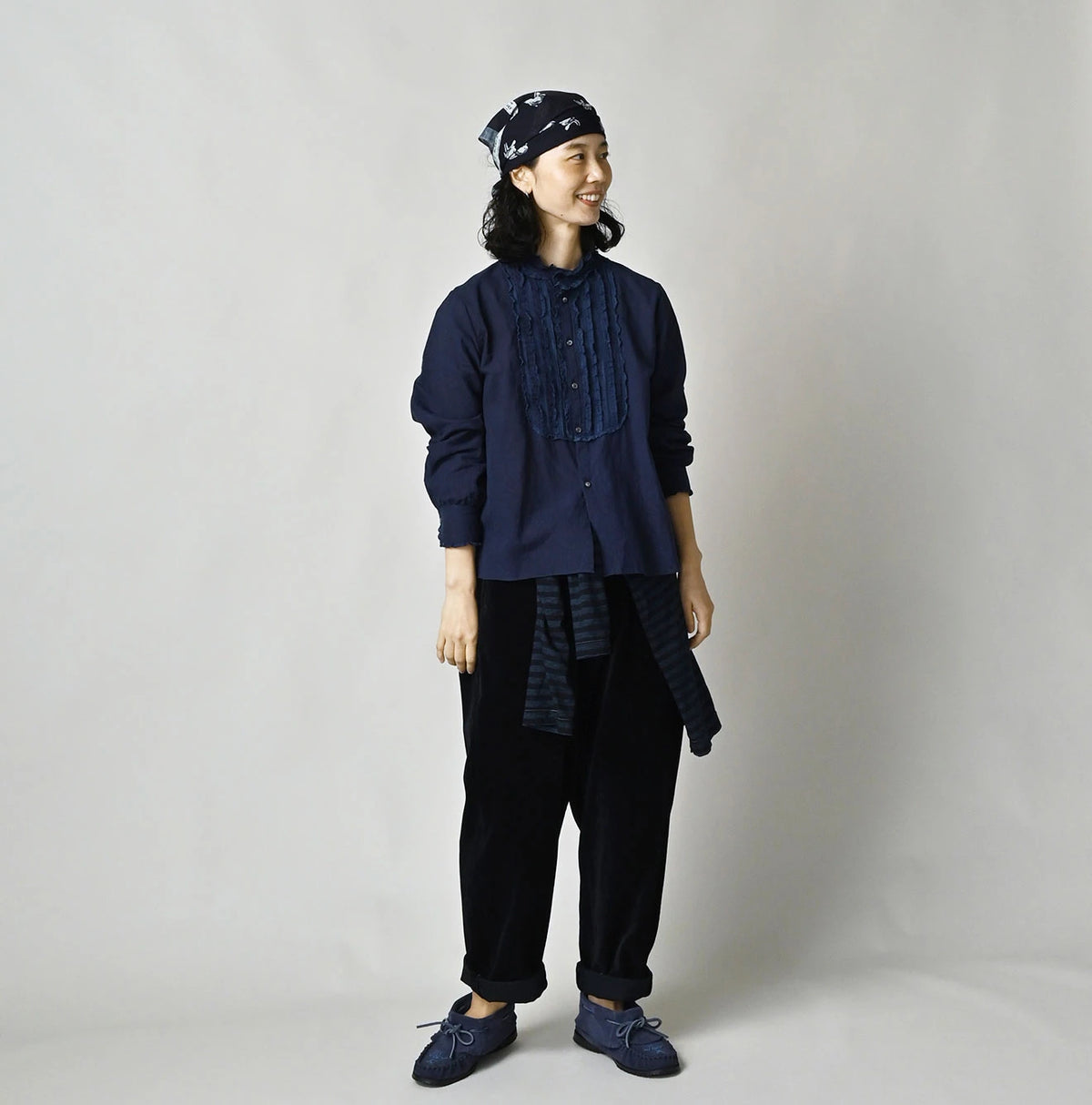 45R Ai Indigo Khadi Stand Collar Lace Square Blouse - Image 3