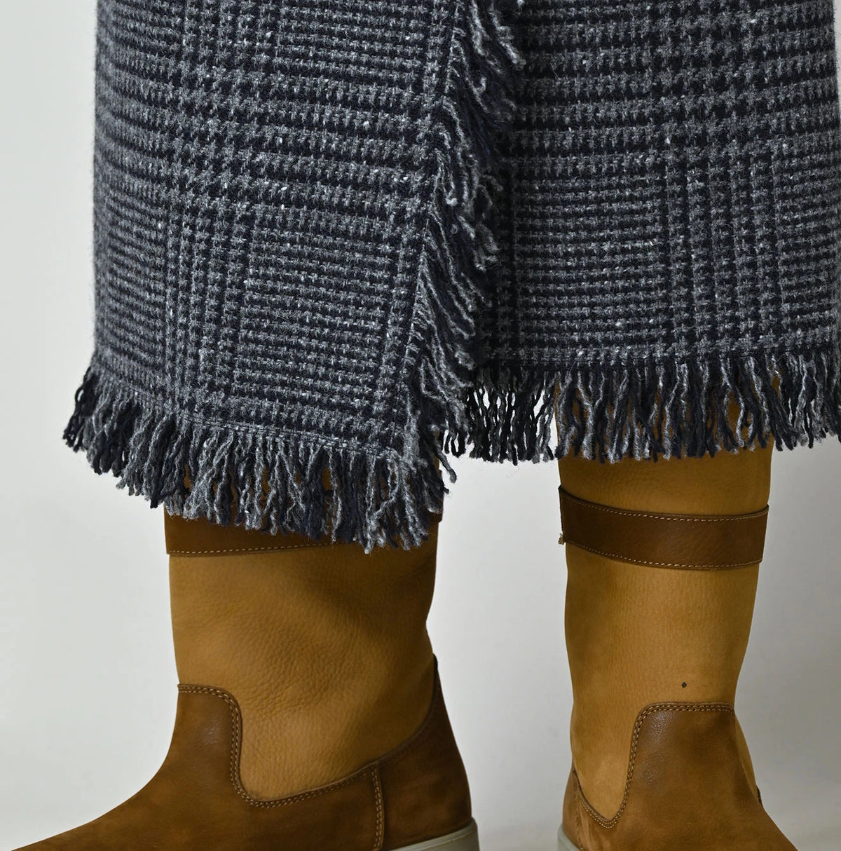45R Donegal Tweed Wrap Skirt - Image 10
