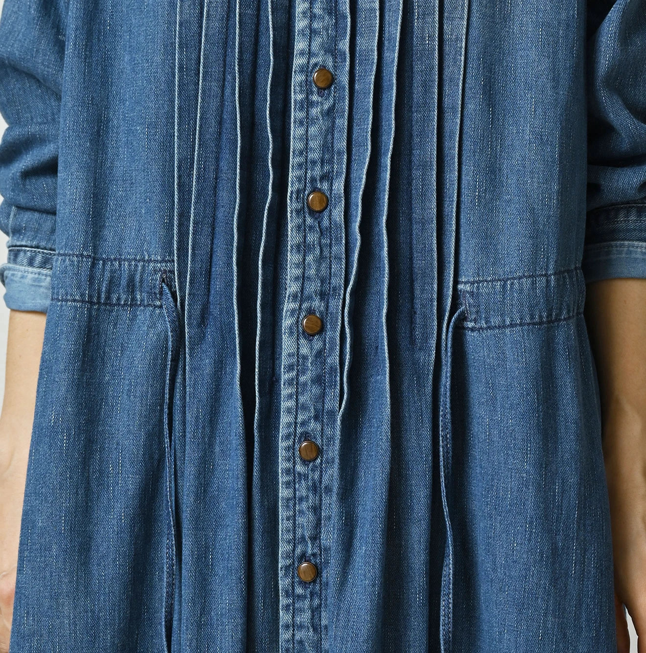 45R 45 プチ デニム ✕ レース の タック ドレス 45 Petit Denim Tuck Shirt Dress Distressed | 45R Official Online