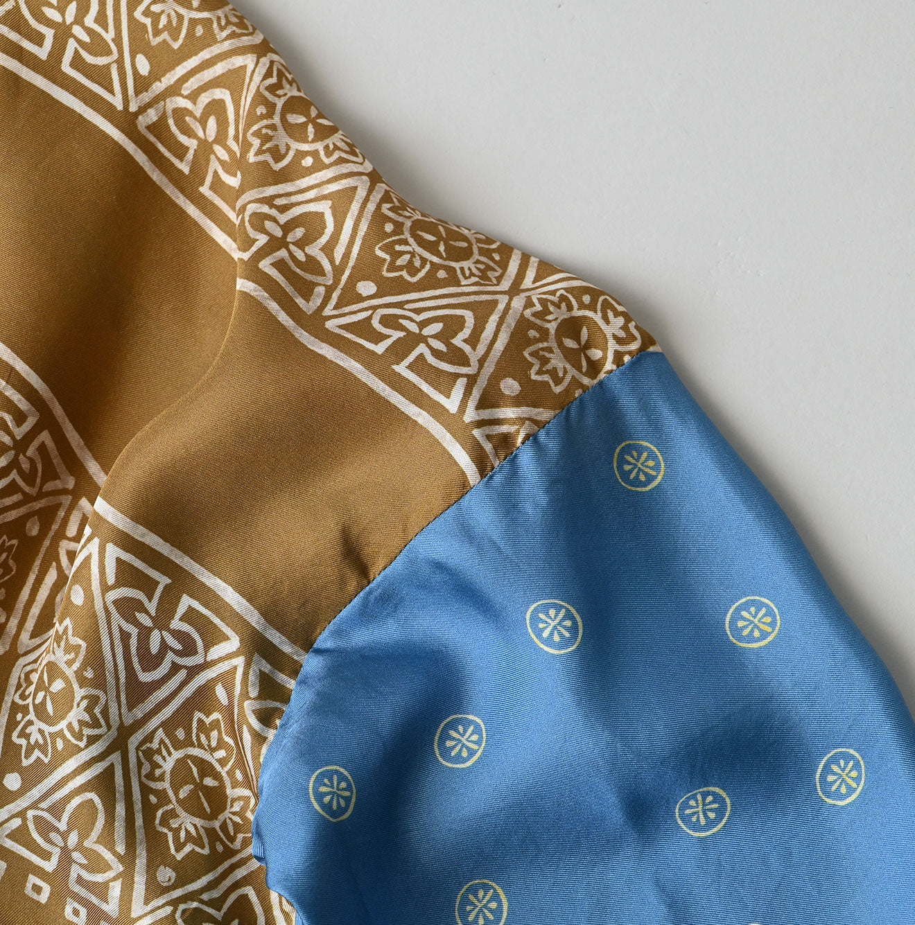 45R Picture Book Bandana Blouse