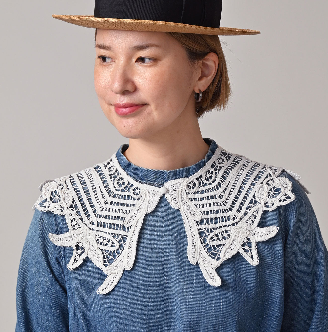 45R Ribbon Lace Collar Grand