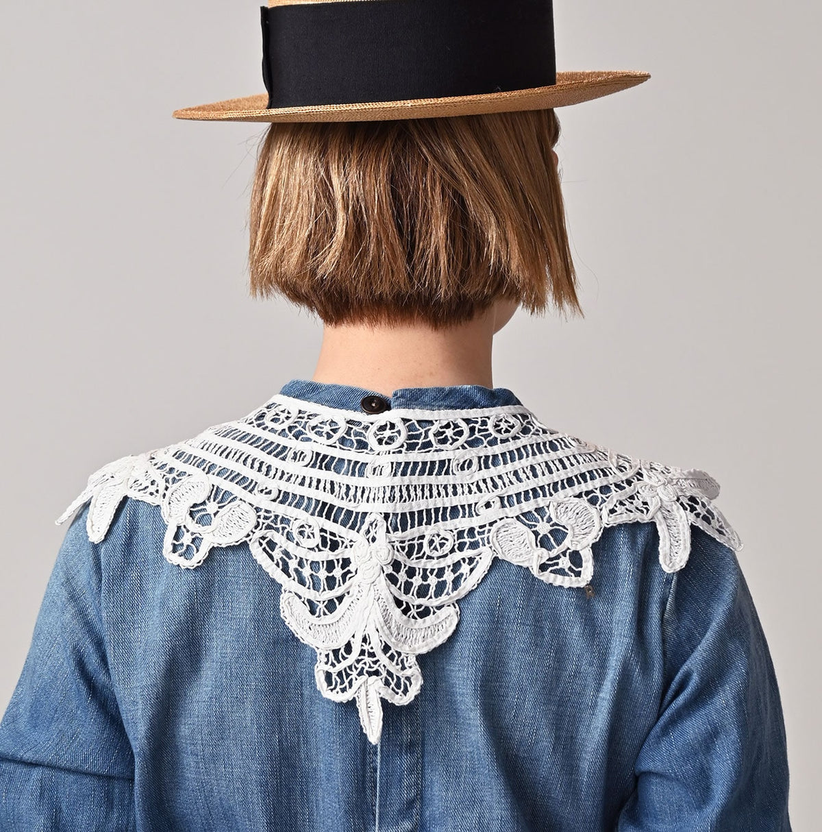 45R Ribbon Lace Collar Grand