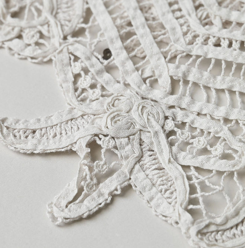 45R Ribbon Lace Collar Grand