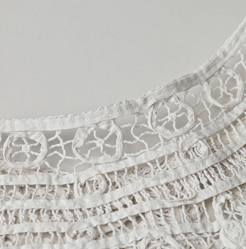 45R Ribbon Lace Collar Grand