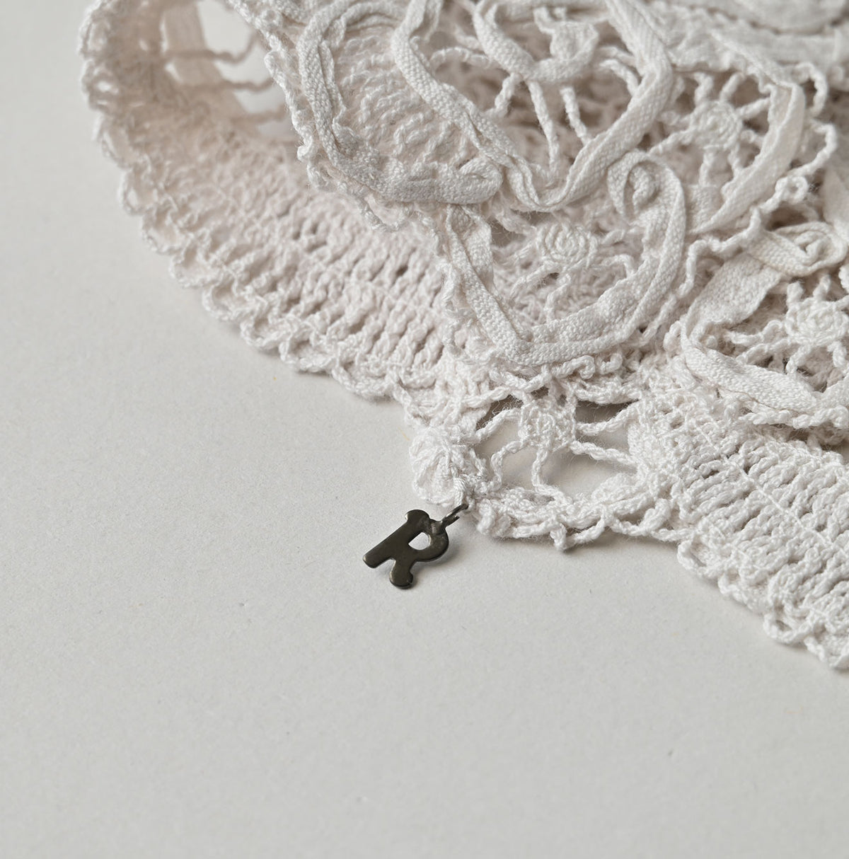 45R Ribbon Lace Collar Petit