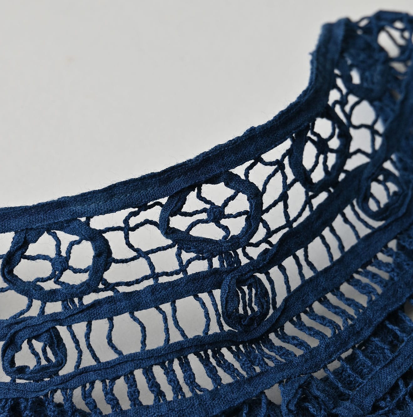 45R Ai Indigo Ribbon Lace Collar Grand