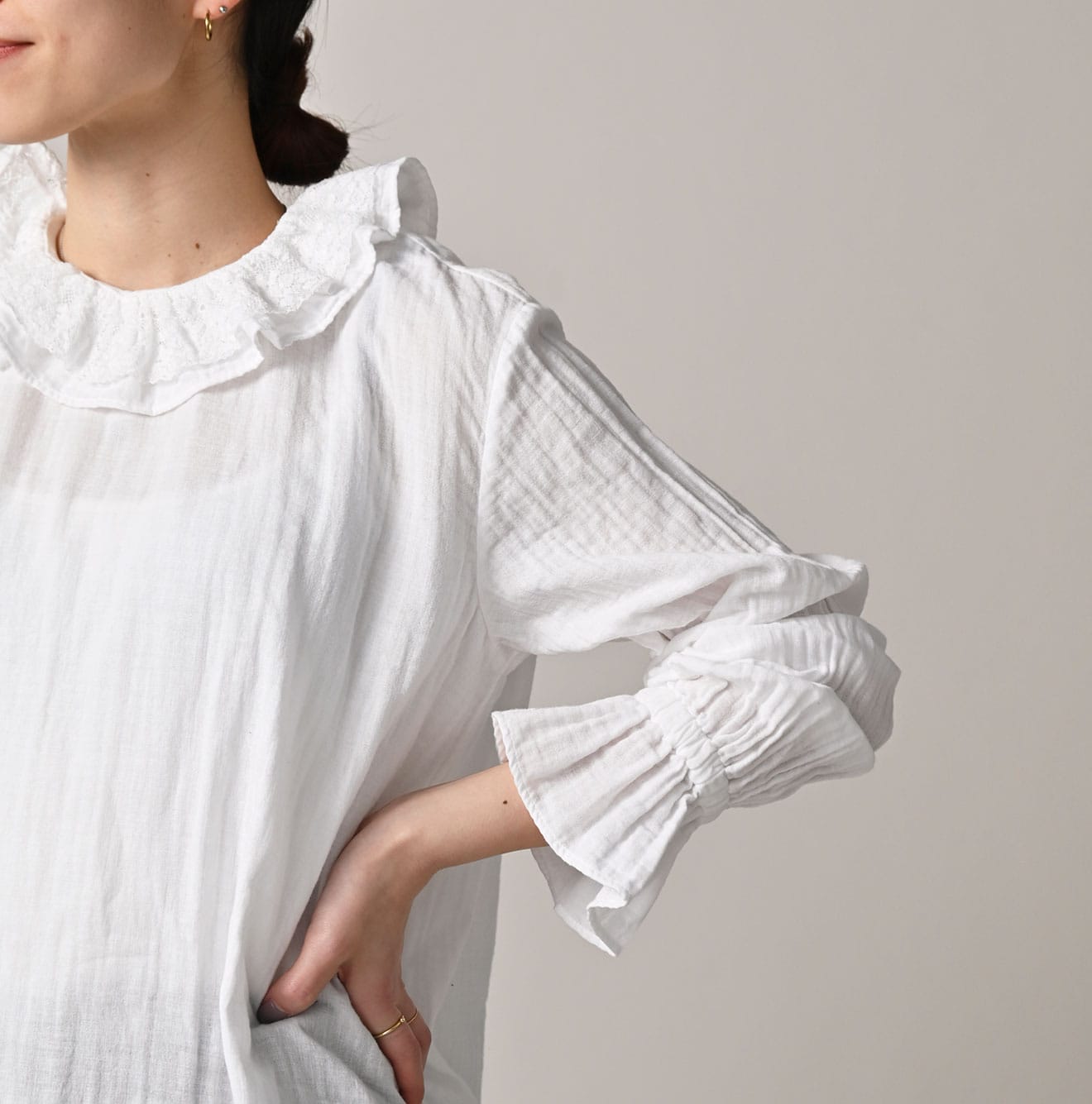45R Gauze Doublecloth Frilled Collar Blouse - Image 7