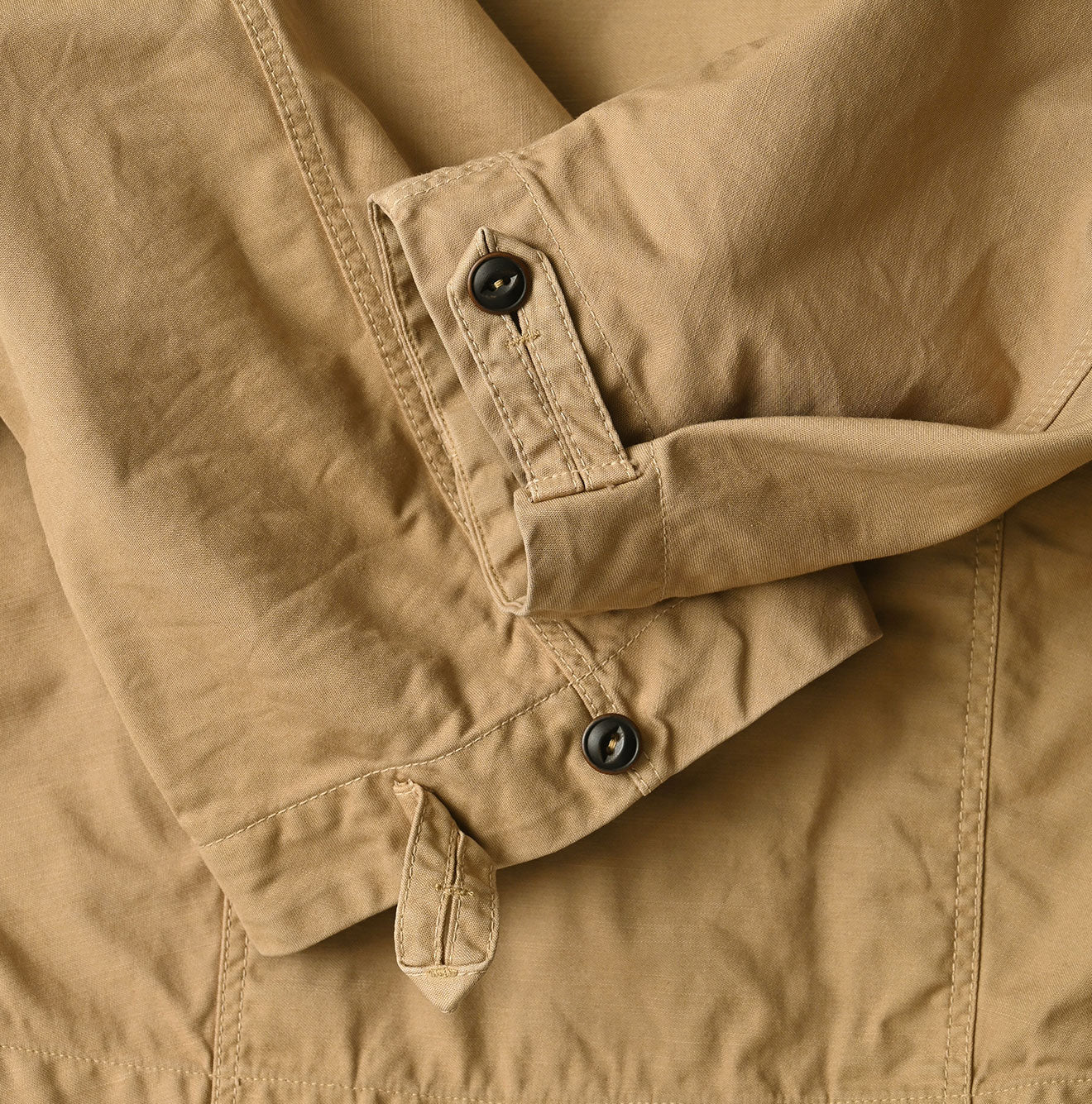 45R Back Sateen Puff Sleeve Blouse