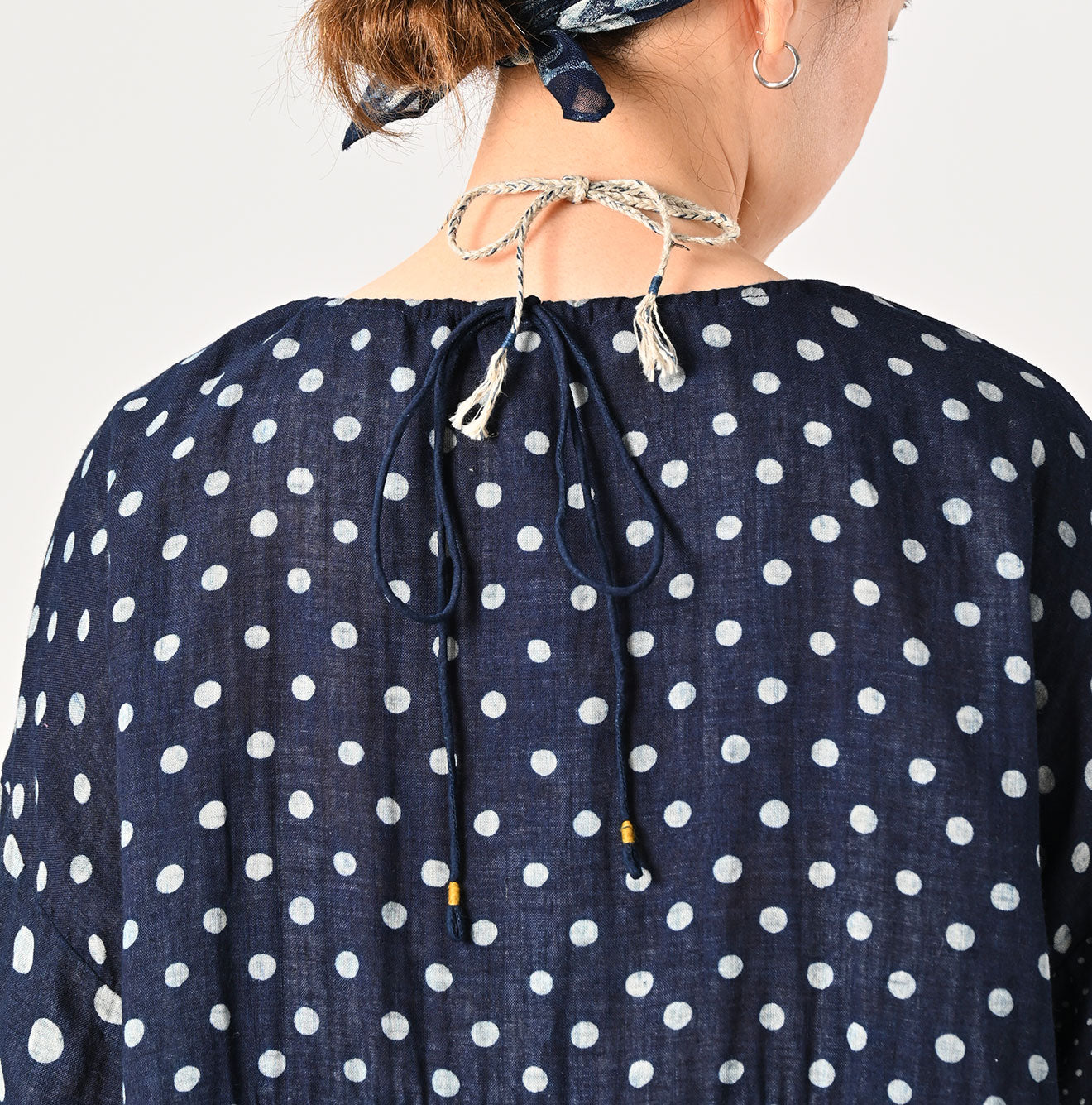 Indigo Fuwafuwa Double-woven Dots Blouse - 45R by 45rpm studio