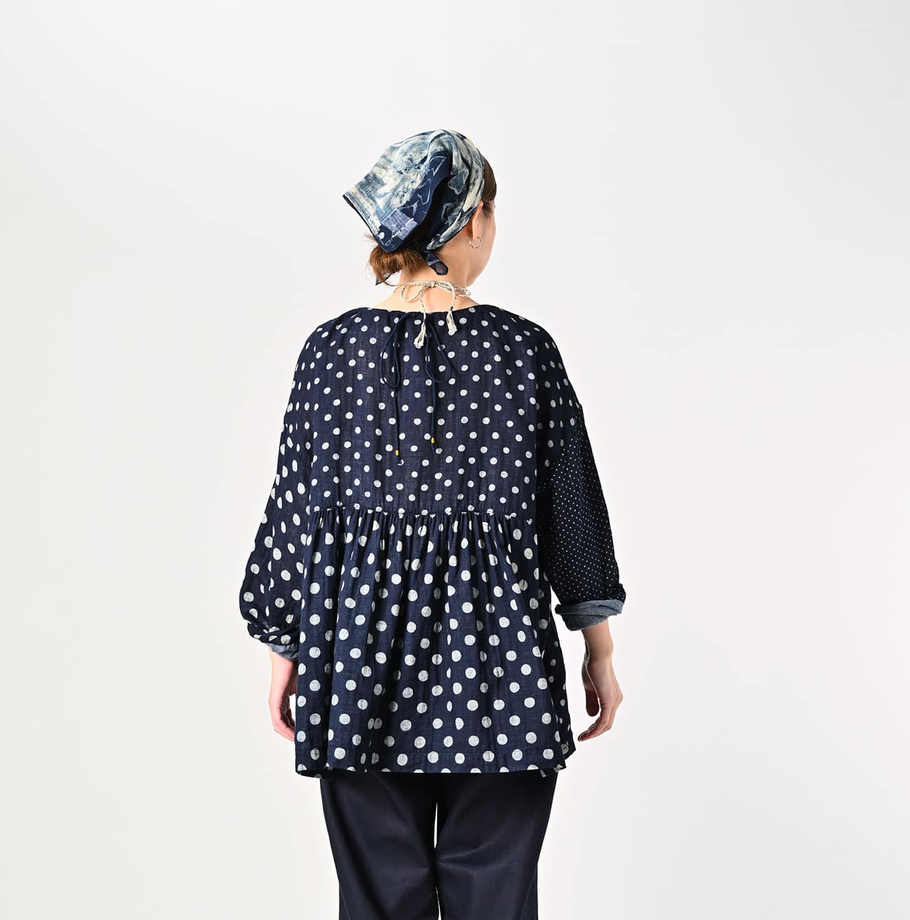 45R Indigo Fuwafuwa Double-woven Dots Blouse