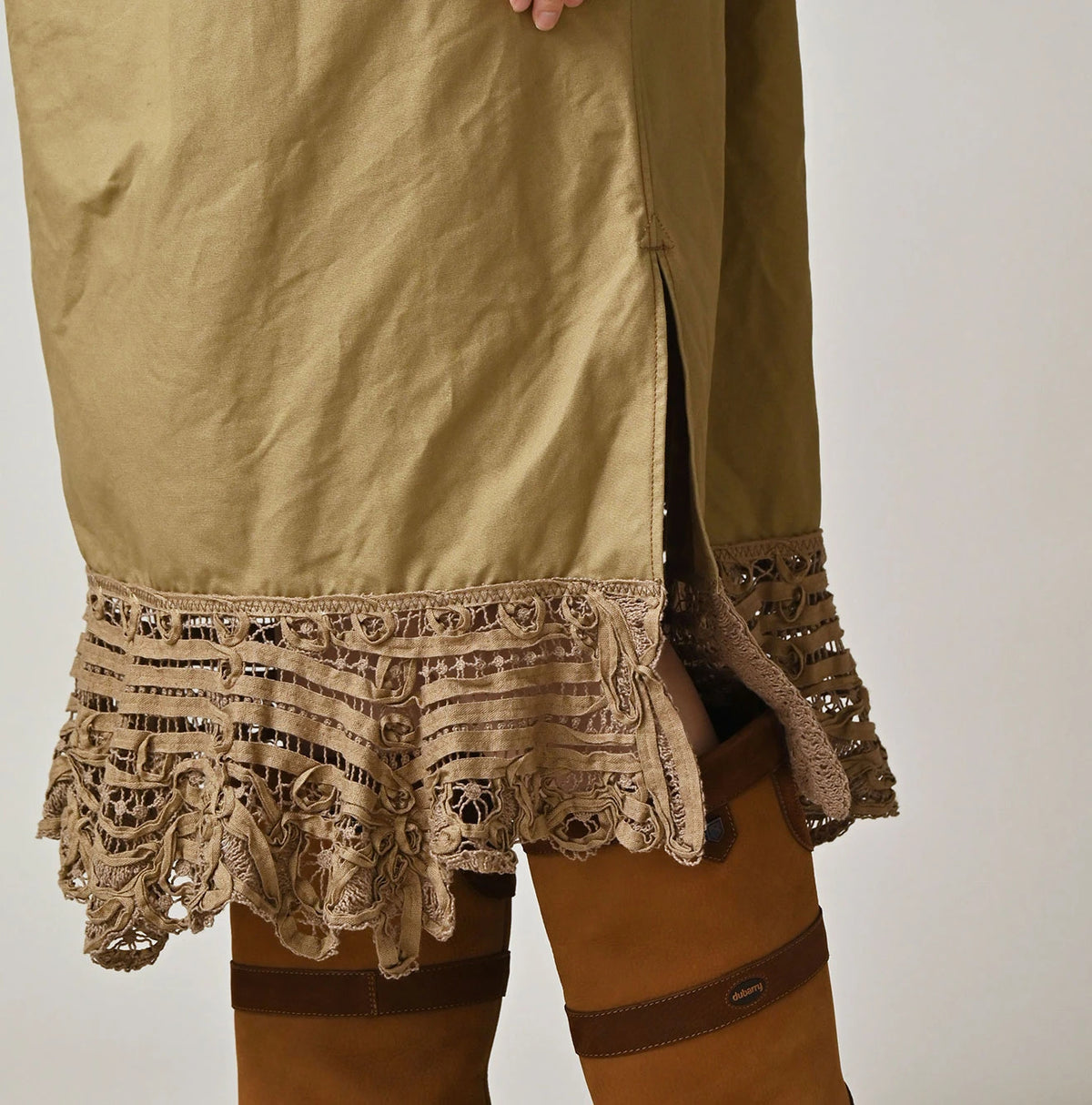 45R High-Density Duck x Ribbon Lace Tuck Tuck Dress - Image 7