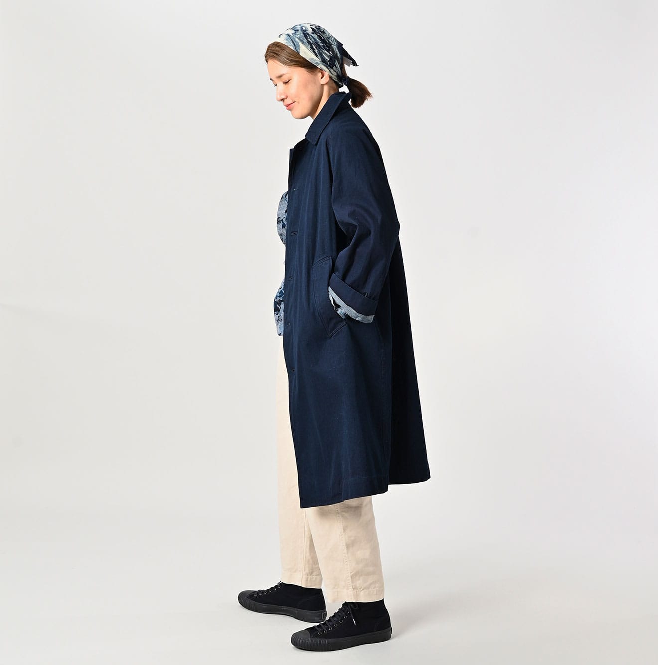 Indigo Light Gabardine 908 Balmacaan Coat (Size 4) - 45R by 45rpm studio