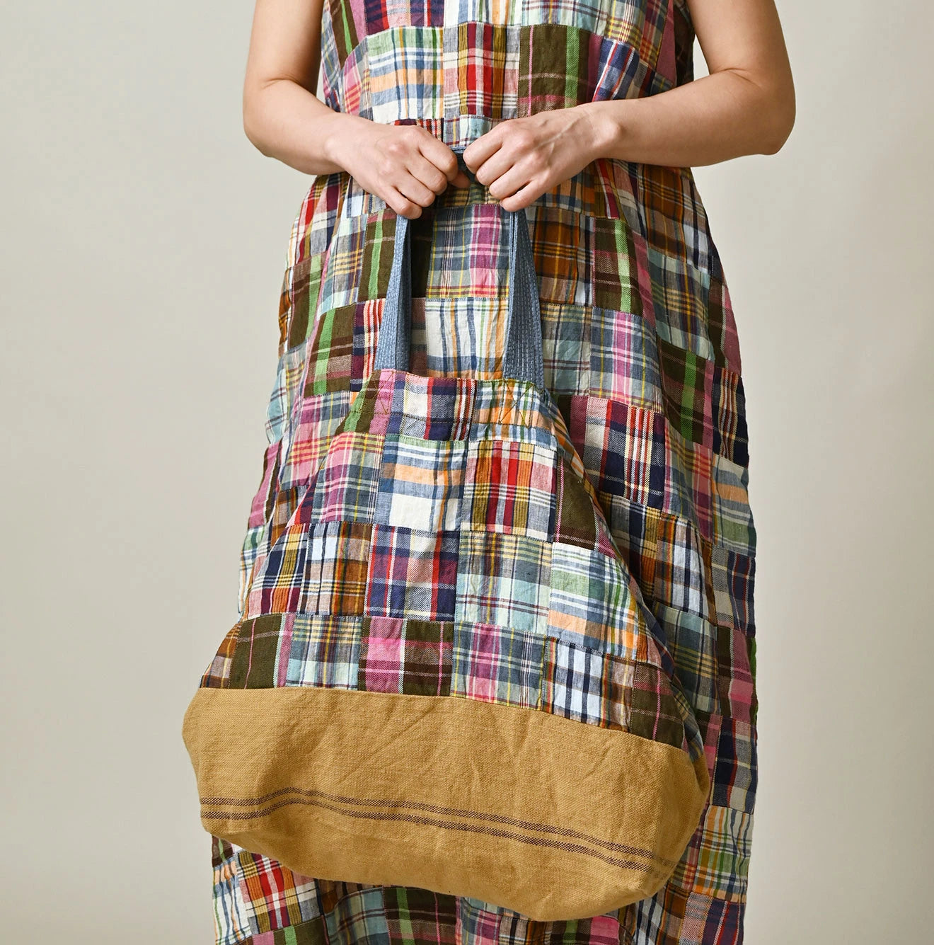 45R Linen Patchwork Tote Bag - Image 5