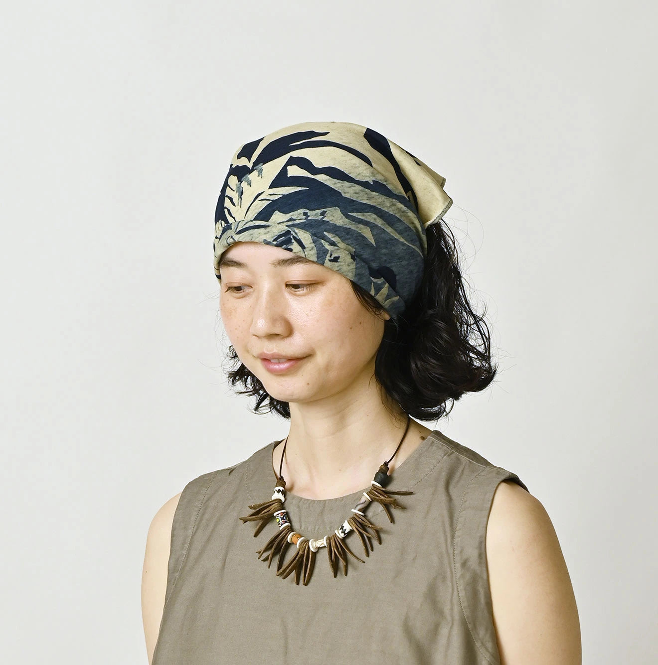 45R Indigo Tenjiku Lei Lei Bandana - Image 2