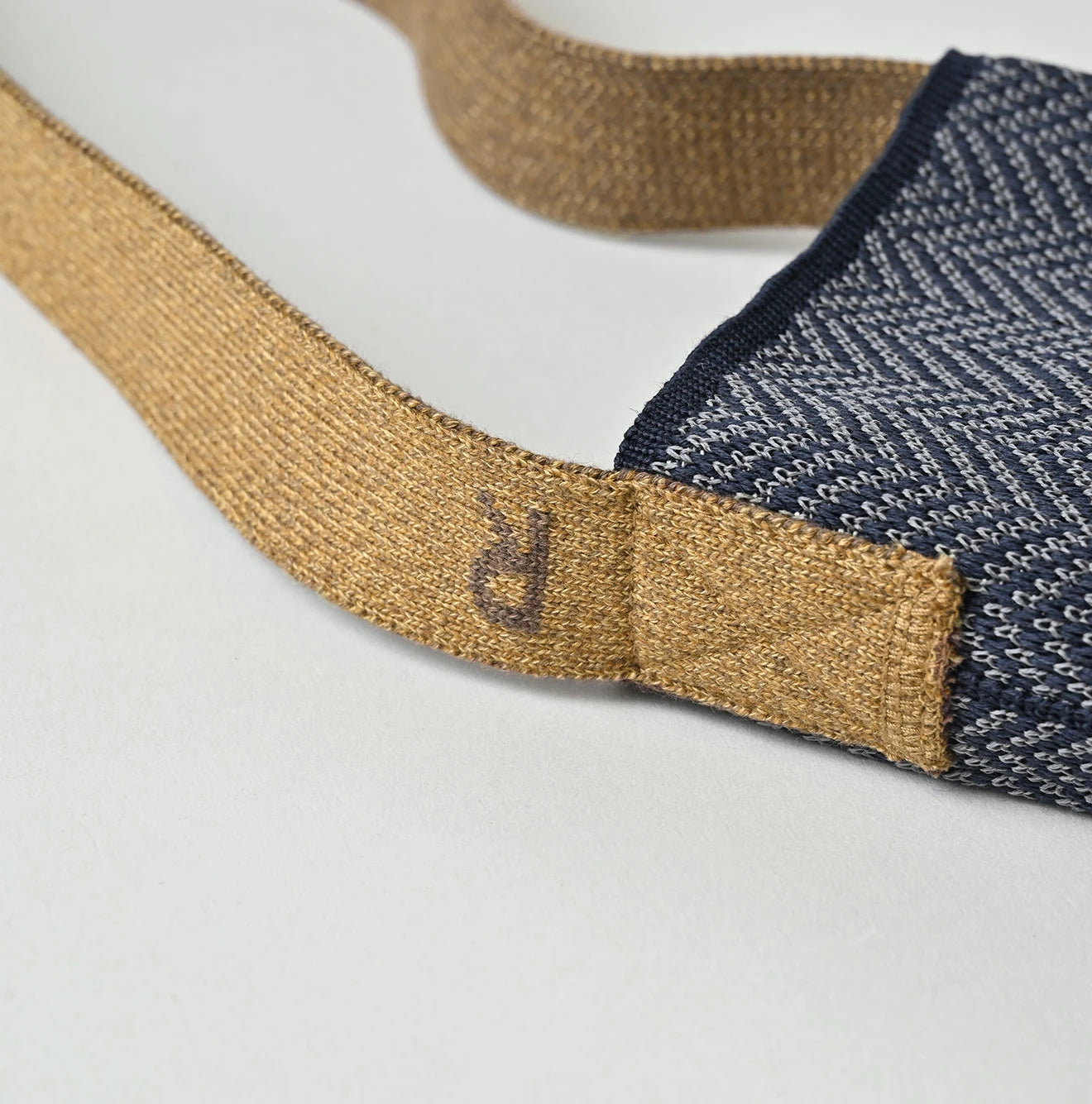 45R Jacquard Herringbone Pochette - Image 8