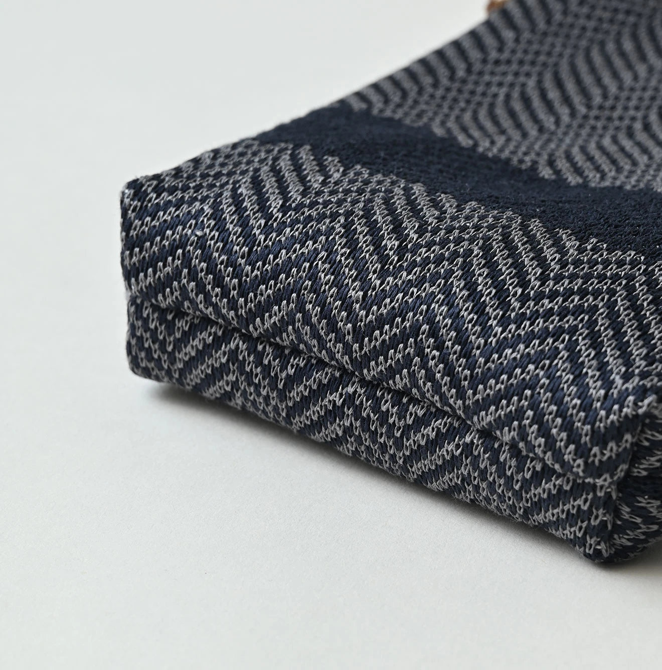 45R Jacquard Herringbone Pochette - Image 10