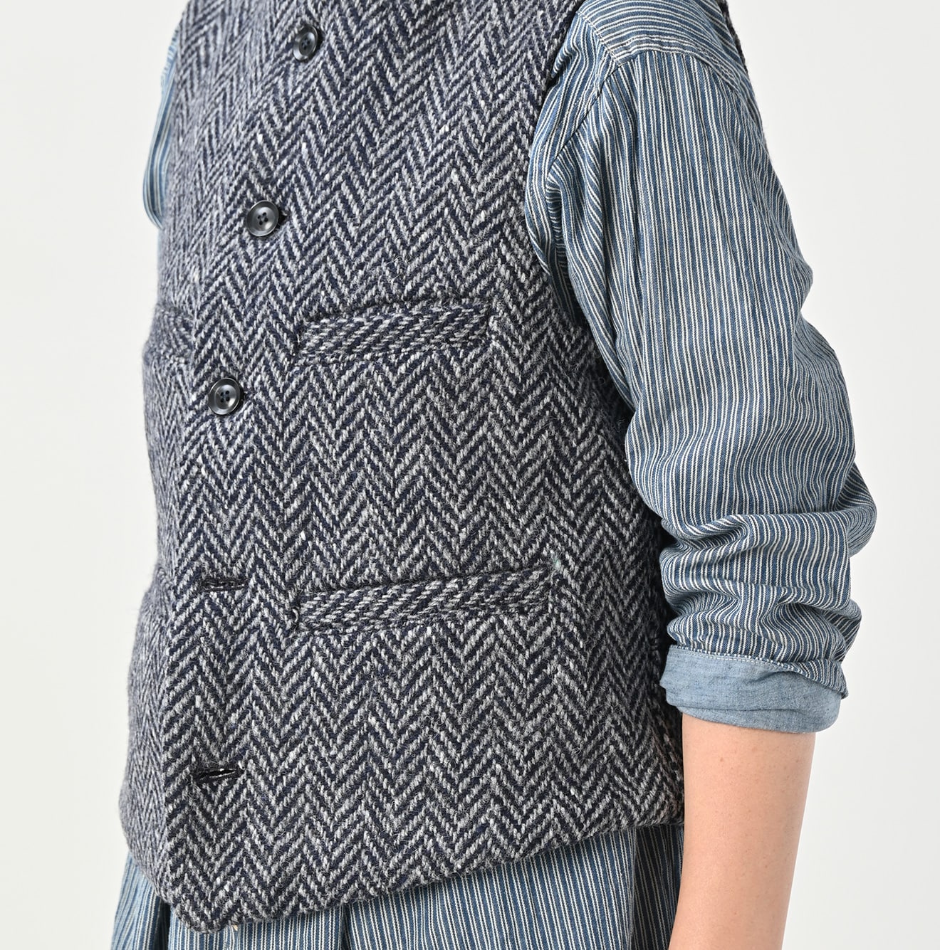 45R Donegal Tweed 908 Cruise Vest - Image 12
