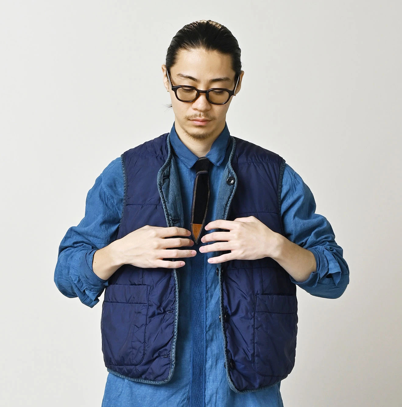 45R Light Mont Brown Denim Quilt 908 Crew Vest Distressed - Image 17
