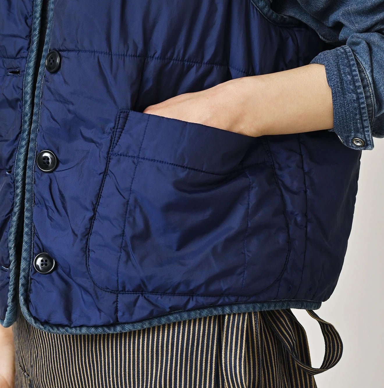 45R Light Mont Brown Denim Quilt 908 Crew Vest Distressed - Image 18