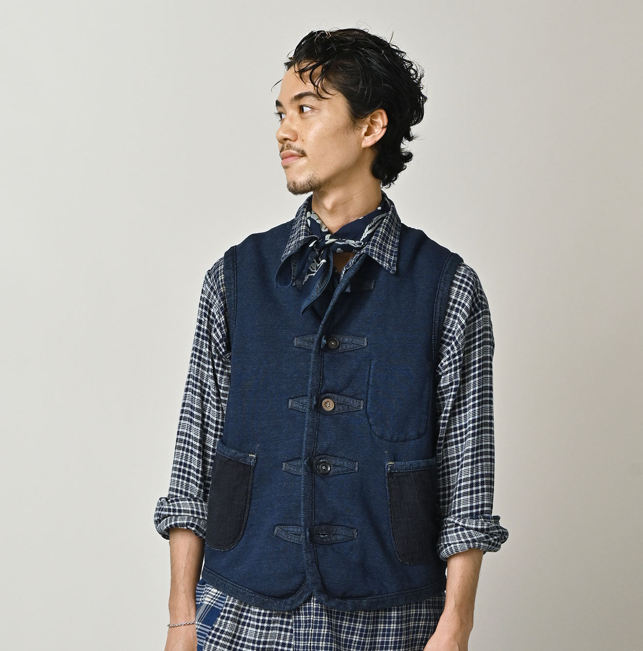 45R Indigo Iroiro Patchwork 908 8 Knot Binder Vest - Image 4