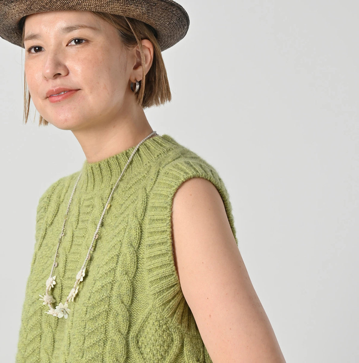 45R Cashmere Aran Vest - Image 11