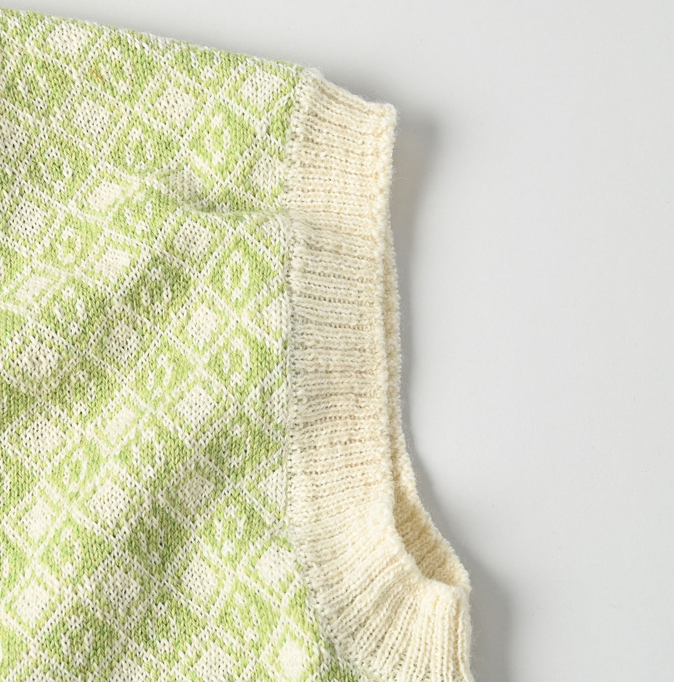 45R Bonita Jacquard Vest (Green)