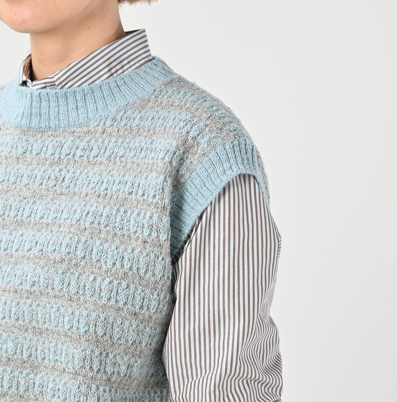 45R Bonita Jacquard Vest (Saxe Blue)