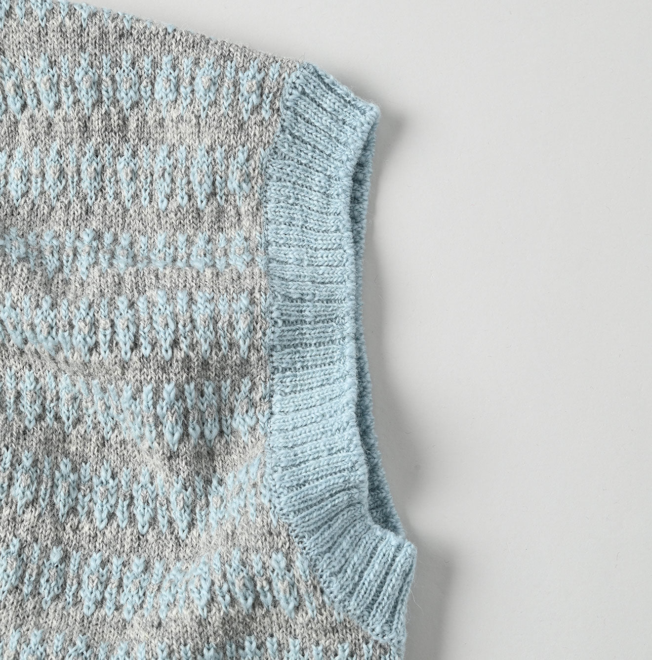 45R Bonita Jacquard Vest (Saxe Blue)