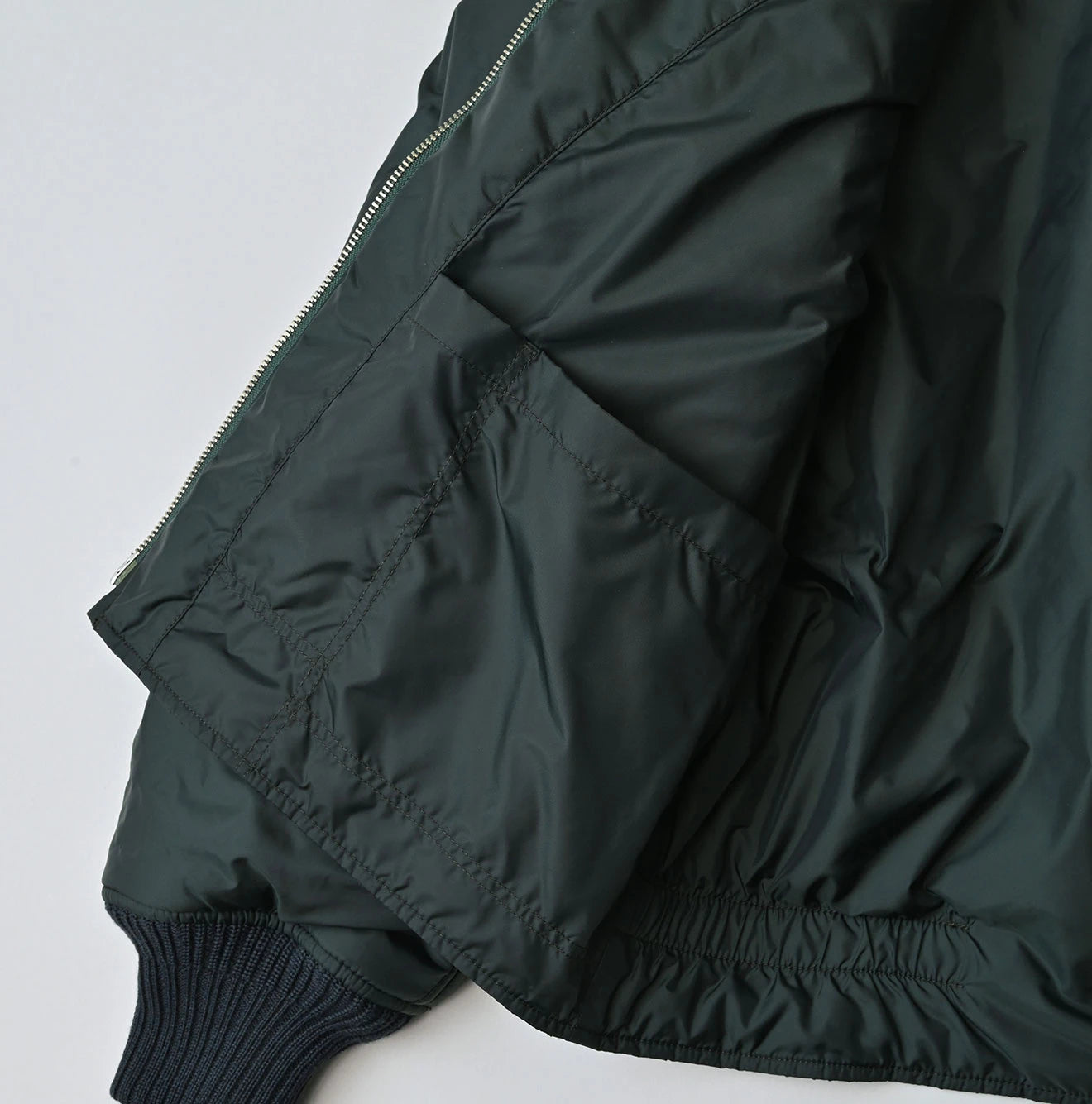 45R Nylon Quilted 908 Blouson - Image 26