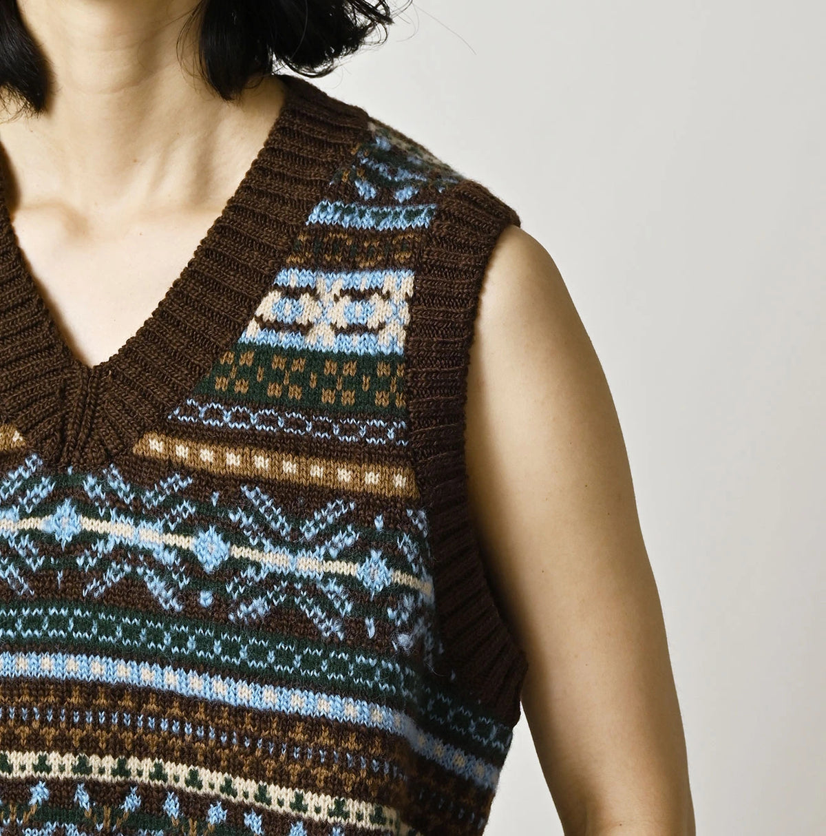 45R Fair Isle 908 Jacquard Vest - Image 13
