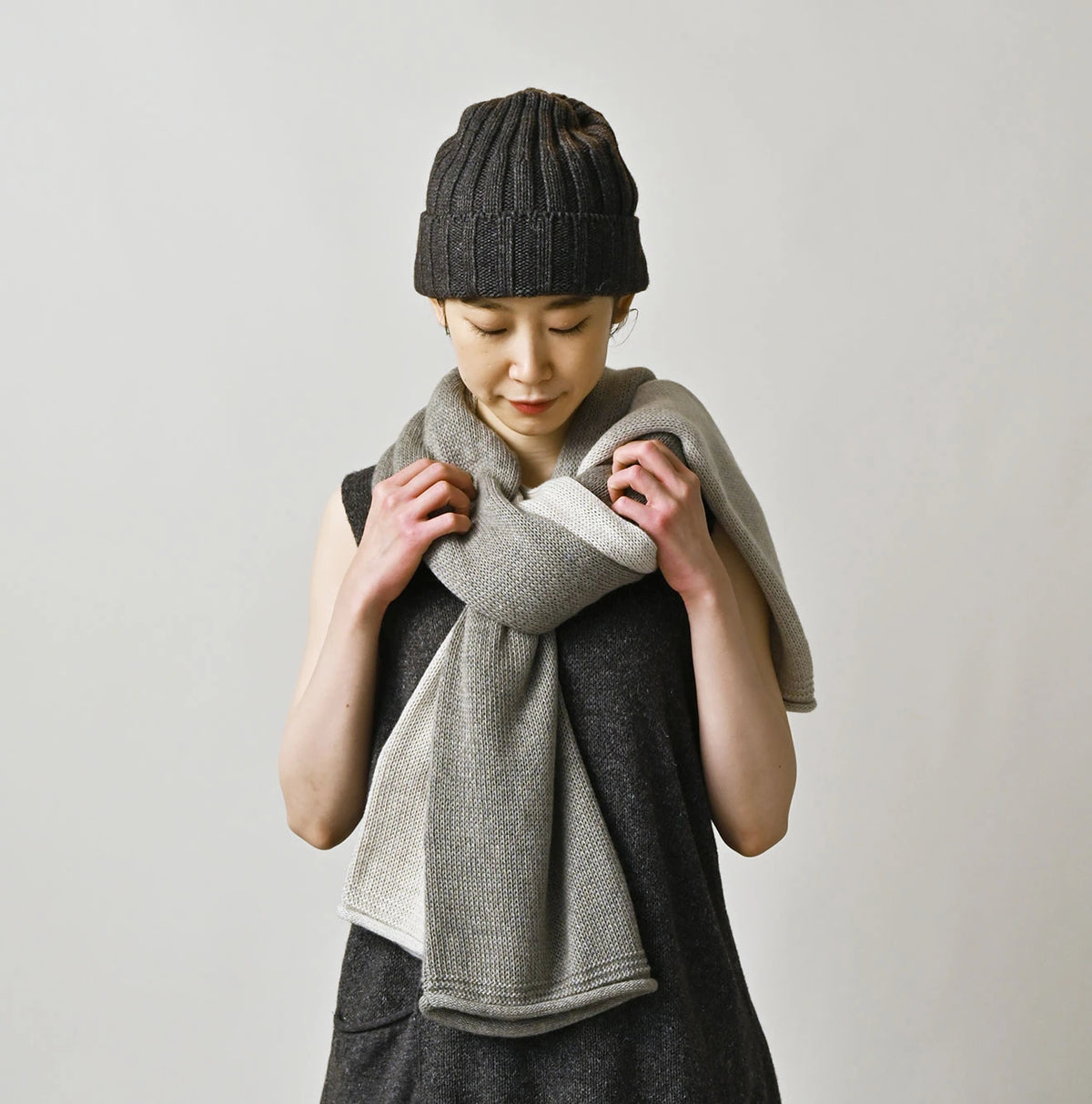 45R Linen Cashmere Gauze Muffler - Image 4