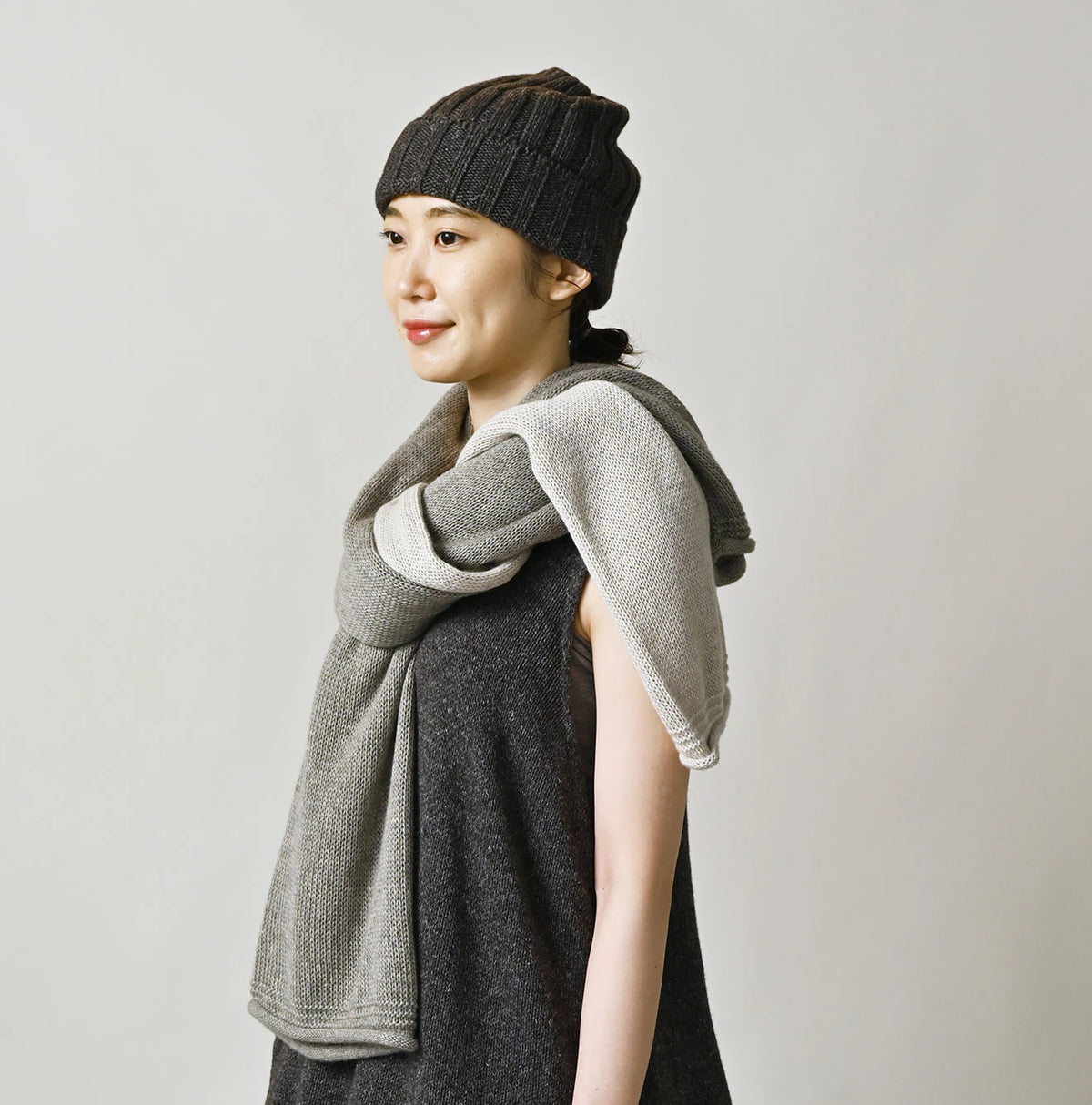45R Linen Cashmere Gauze Muffler - Image 5