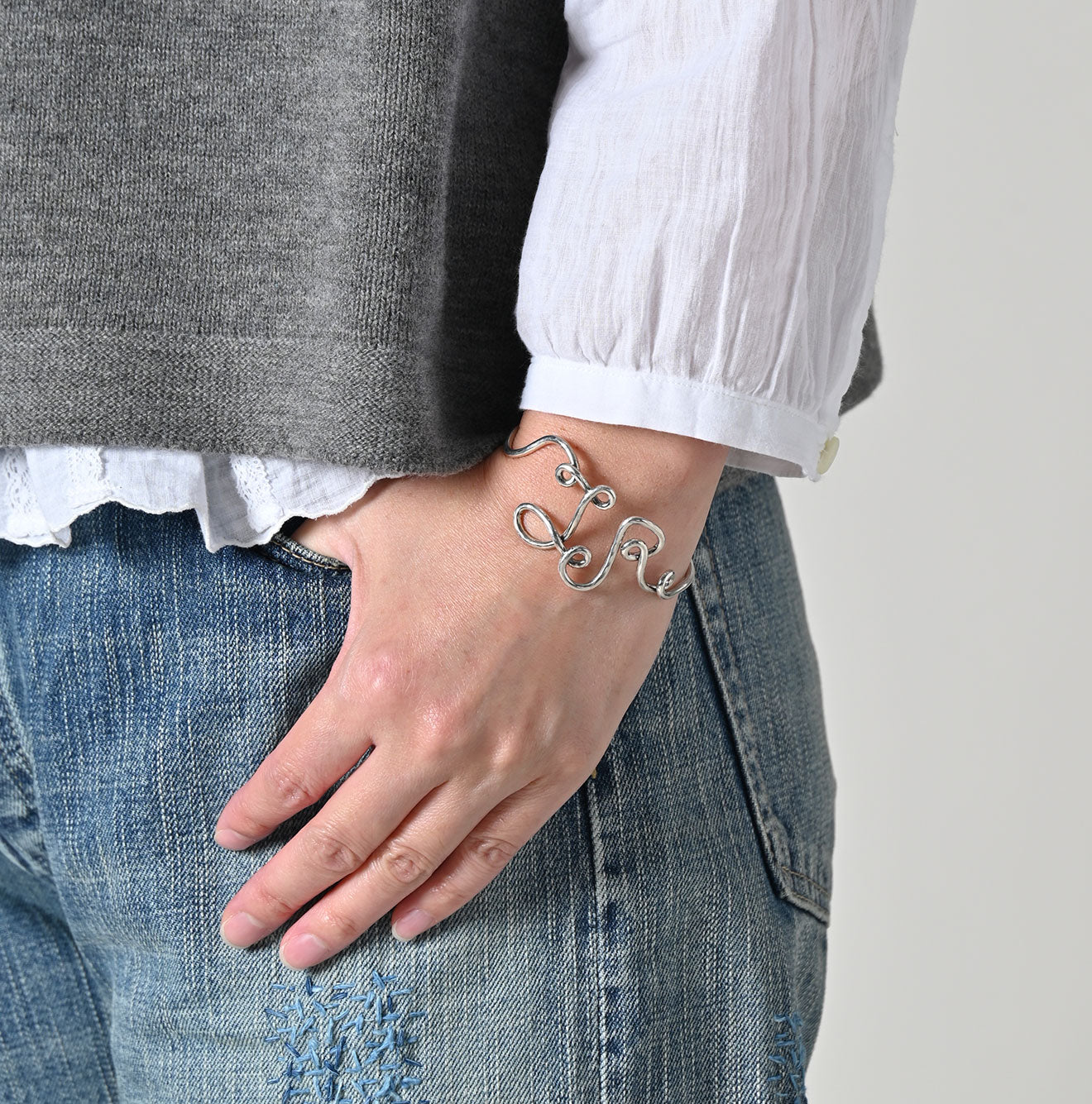 45R Silver F.R. Bangle - Image 2