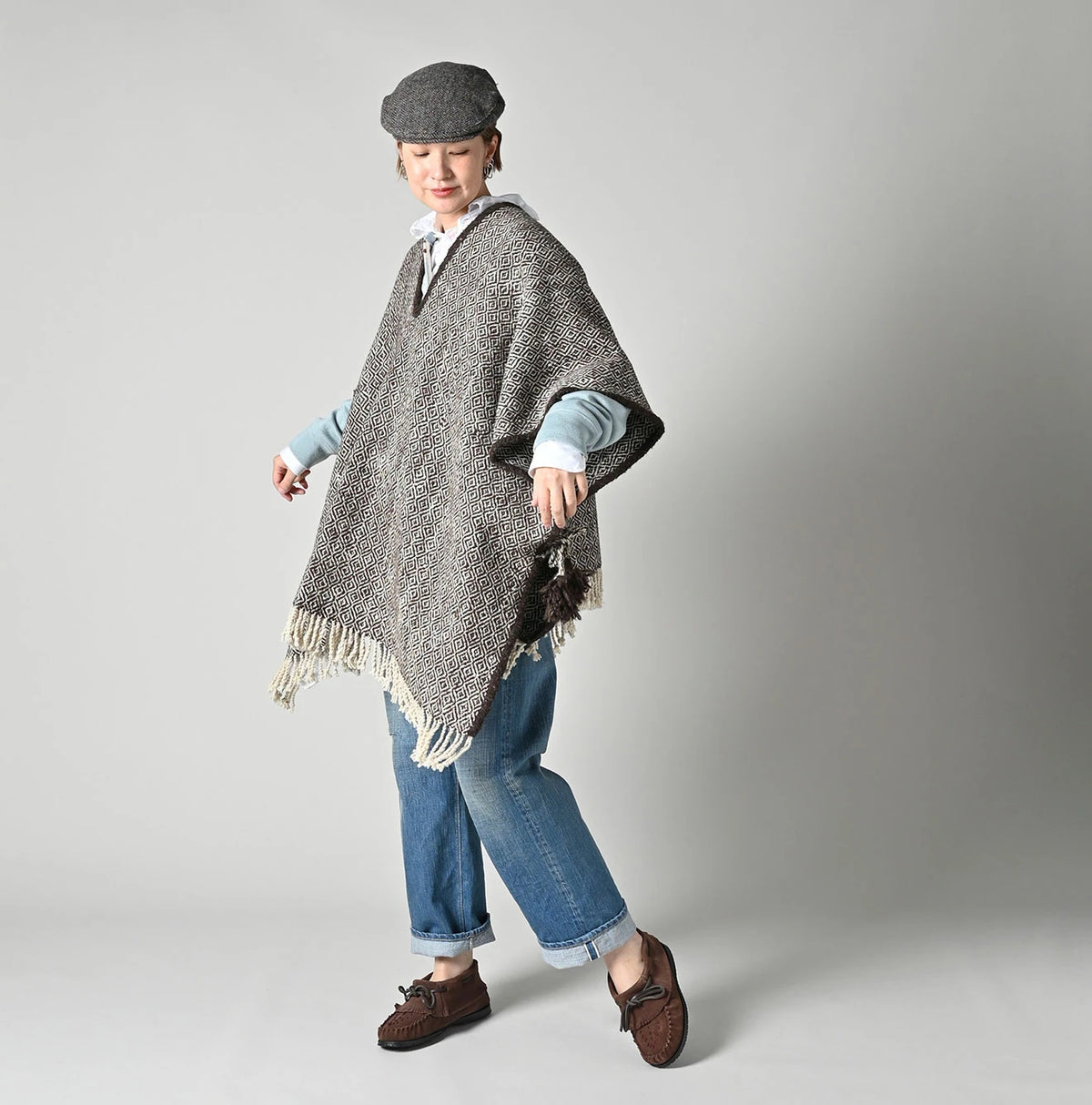 45R Himalayan Wool Poncho - Image 3