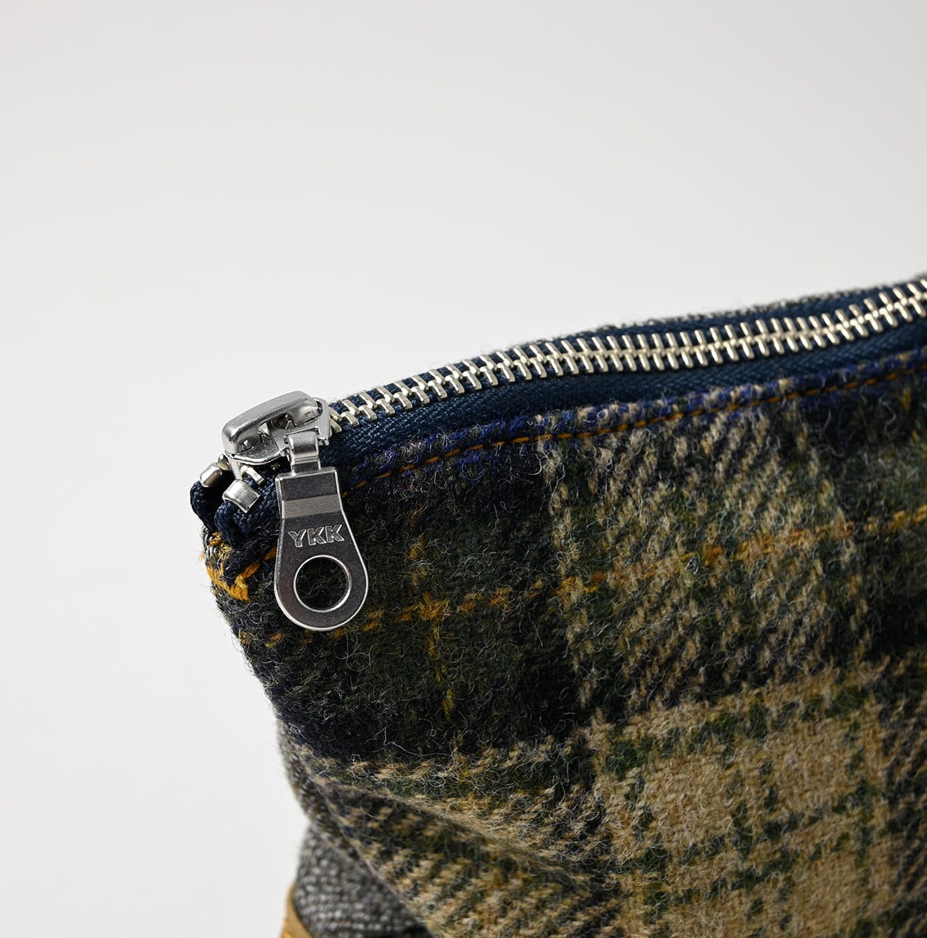 45R Tweed Patchwork Pouch - Image 4