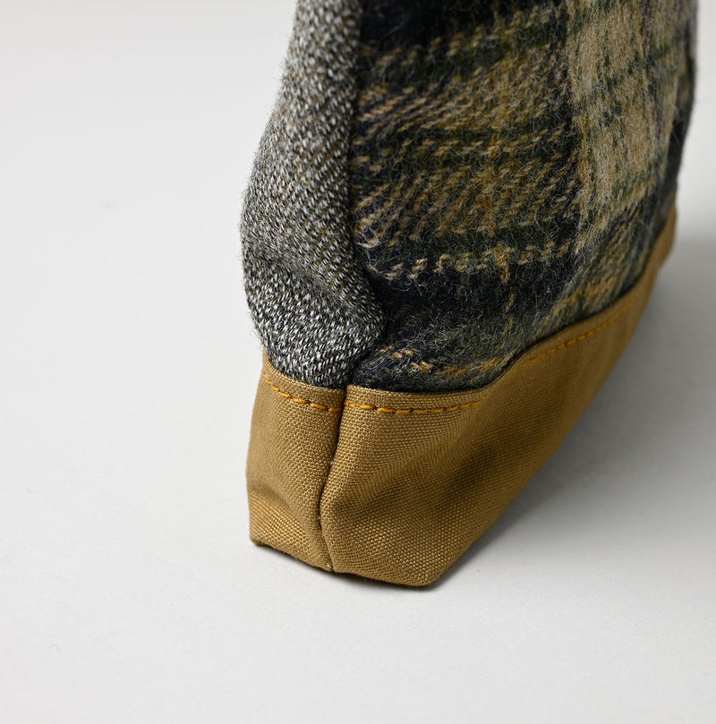 45R Tweed Patchwork Pouch