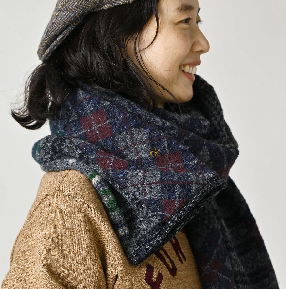 45R Felted Jacquard Patchwork Muffler - Image 4