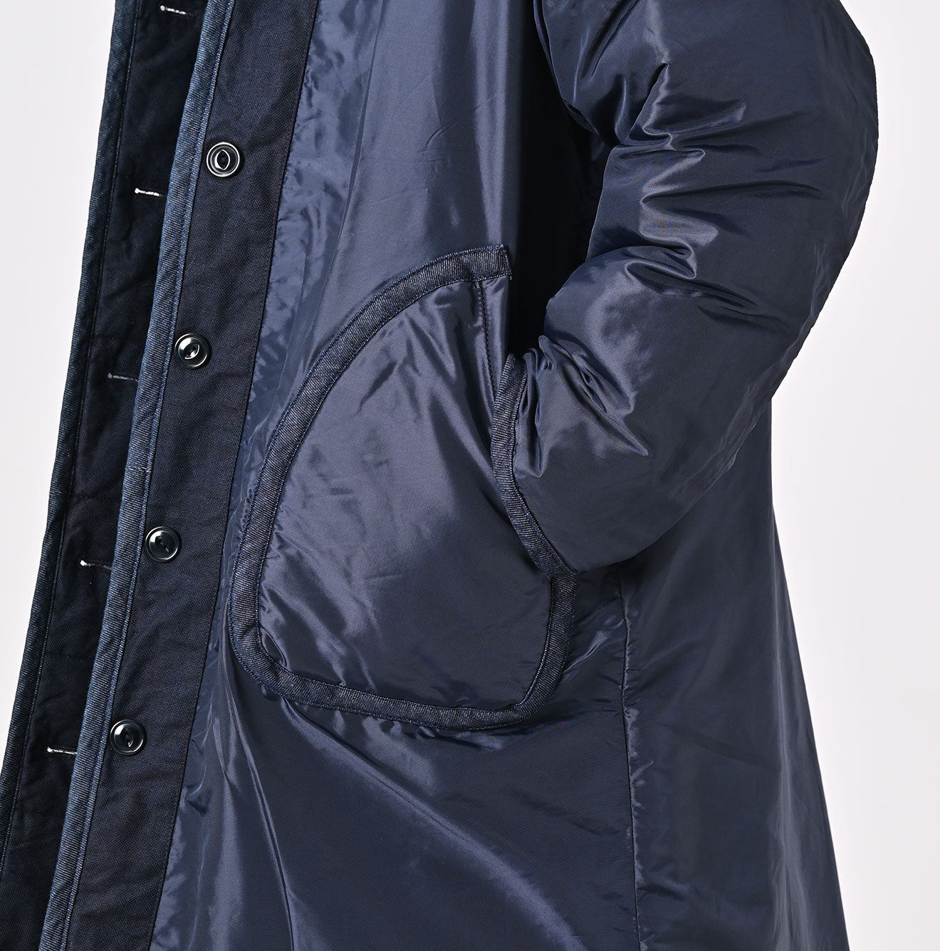 45R Indigo Oxford Quilt x Nylon Coat