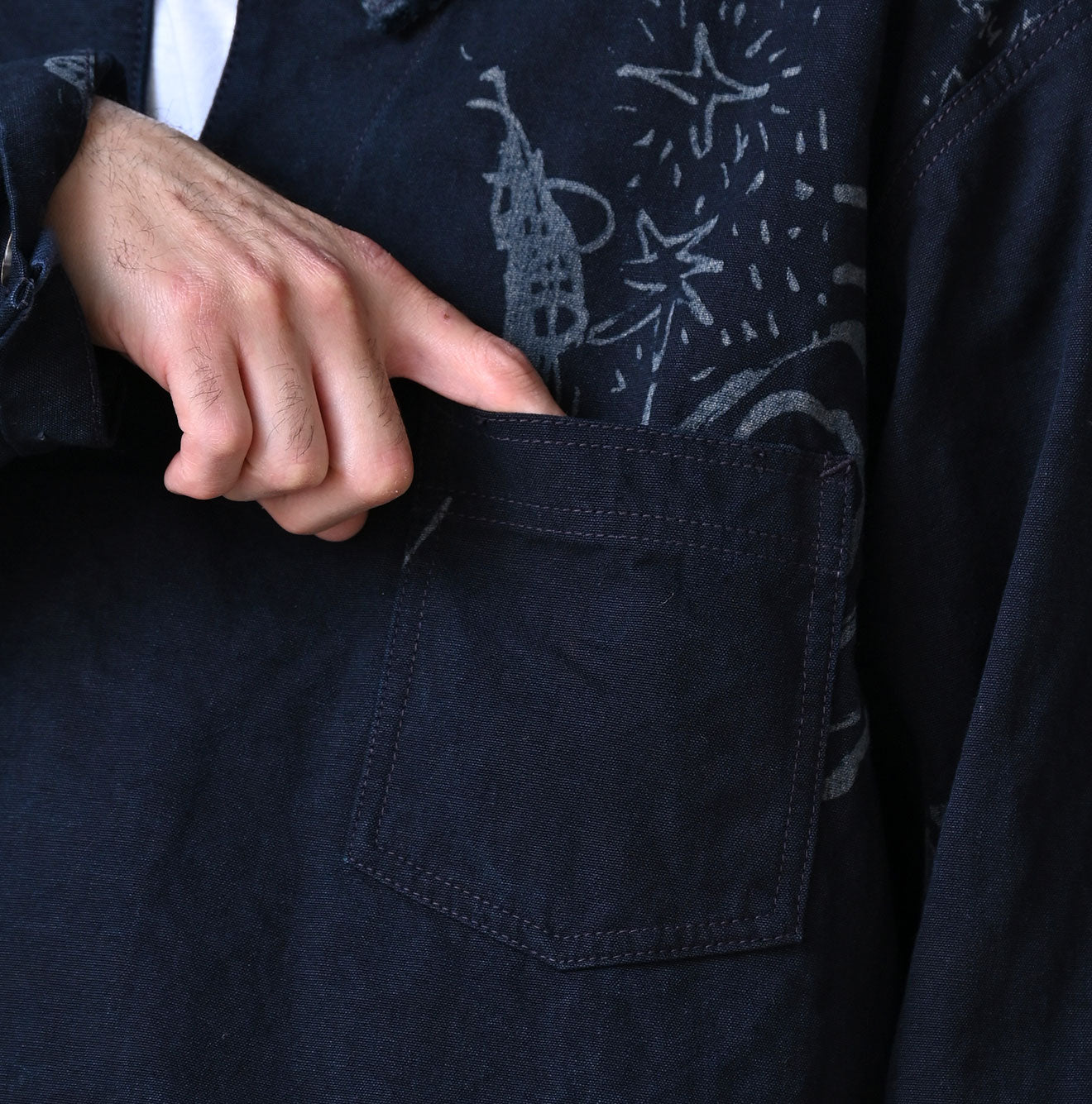 45R Indigo Duck 908 Graffiti Duffer Shirt - Image 11