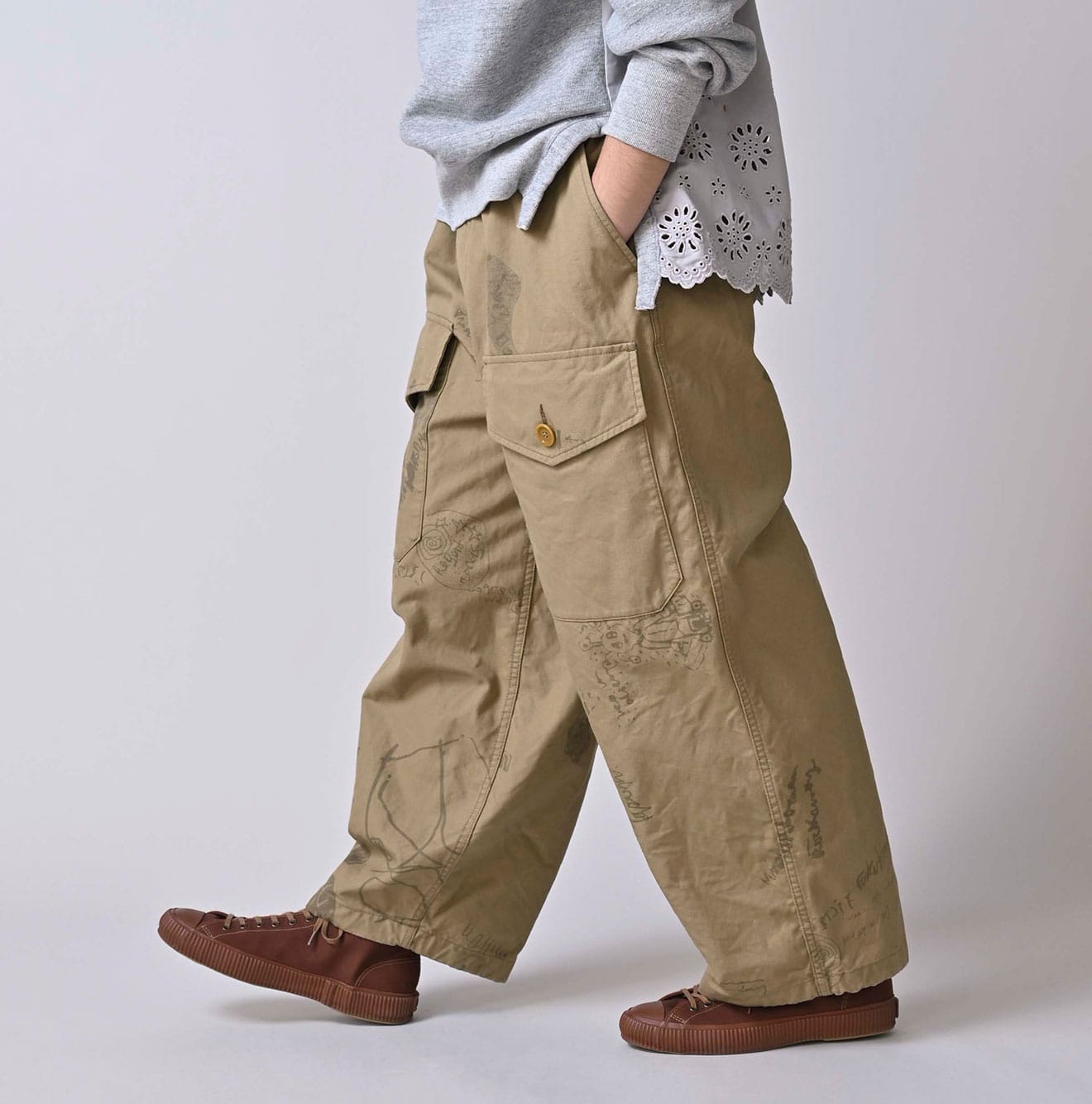 45R Duck 908 Graffiti Tent Pants