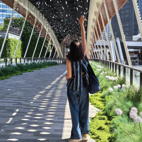 “45R衣服面料舒服环保 就是一看就会被吸引住的那种 完全不会过时穿了6年再拿出来还是非常喜欢也不变形真是越来越爱了.”